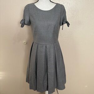 NWT Hadleigh’s Wool Gray Ava Bow Dress Pleated Short Sleeve Womens Size 8